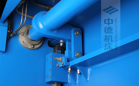 ZDPK-6325配有中德公司最新型扭軸同步裝置，強(qiáng)度高，能調(diào)節(jié)，專利技術(shù).jpg