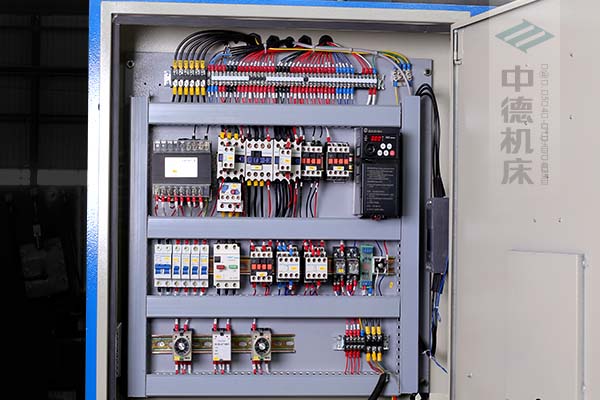 ZDS-2032采用正品電氣元件，裝有變頻驅(qū)動，控制精確，穩(wěn)定耐用壽命長.jpg