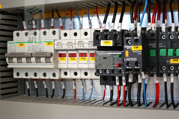 ZDPE8025采用法國進口正品施耐德元氣件，穩(wěn)定耐用壽命長.jpg