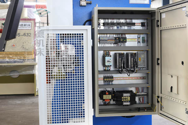 ZDPK-4015采用法國進口施耐德元氣件，抗干擾，穩(wěn)定耐用壽命長.jpg