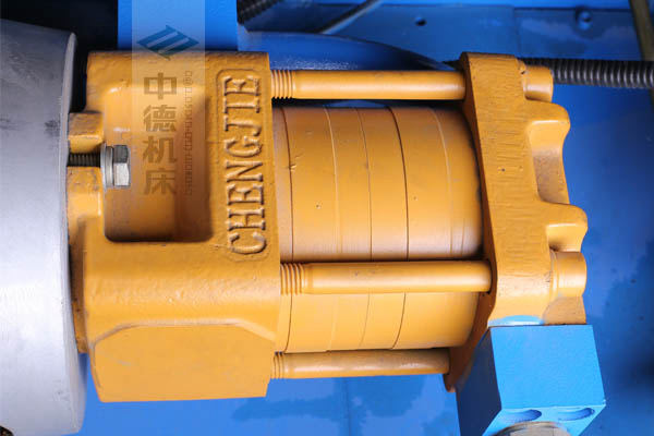 ZDPK-4015采用國內(nèi)一流品牌電機及油泵，動力強勁，噪音低.jpg